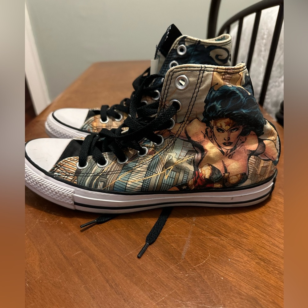 Wonder Woman Converse Hightops